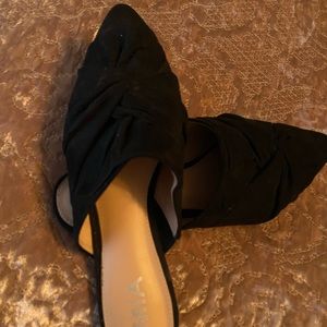 EUC MÍA brand mules